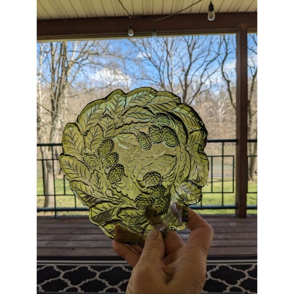 Vintage Indiana Glass Avocado Green Loganberry Leaf Pattern Candy Dish Bowl 7" - Picture 1 of 11